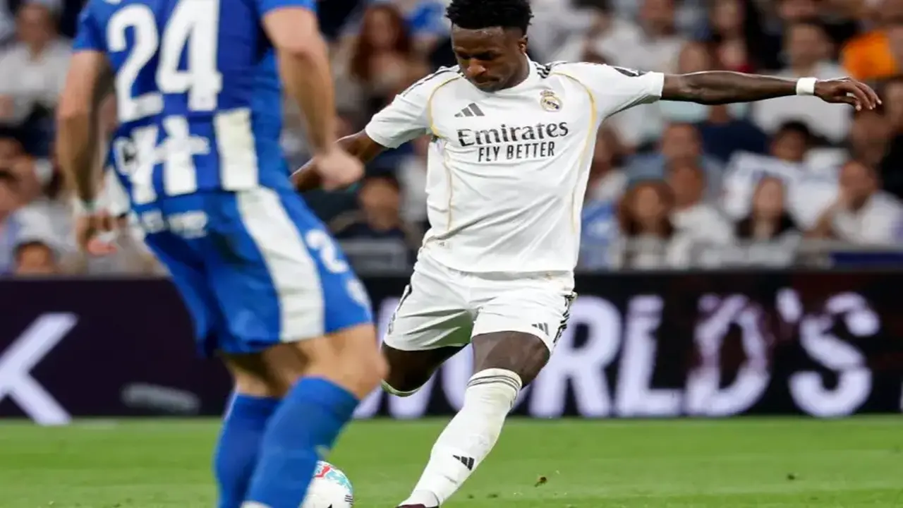 ريال مدريد يستعيد توازنه بثنائية أمام ألافيس في الليغا الإسبانية